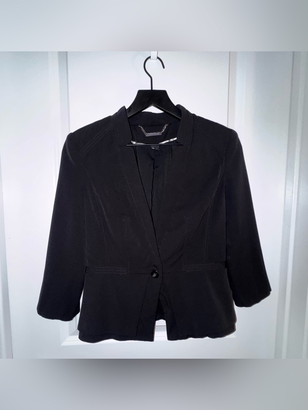 White House Black Market Black Cropped Blazer Women’s Size 2 Jacket